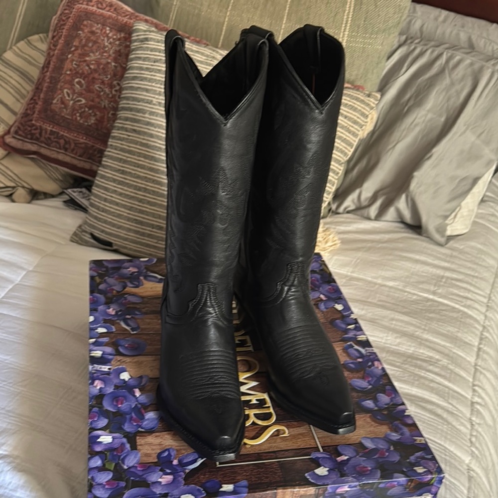 Leather Black cowboy boots